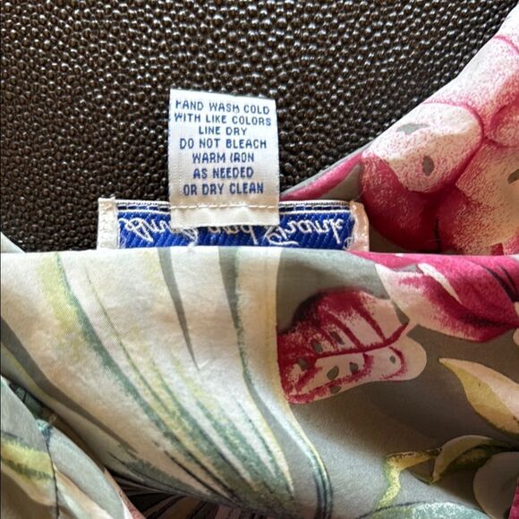 Anna and Frank Tropical Floral Button Down Silk Shirt Size Medium - Picture 5 of 9